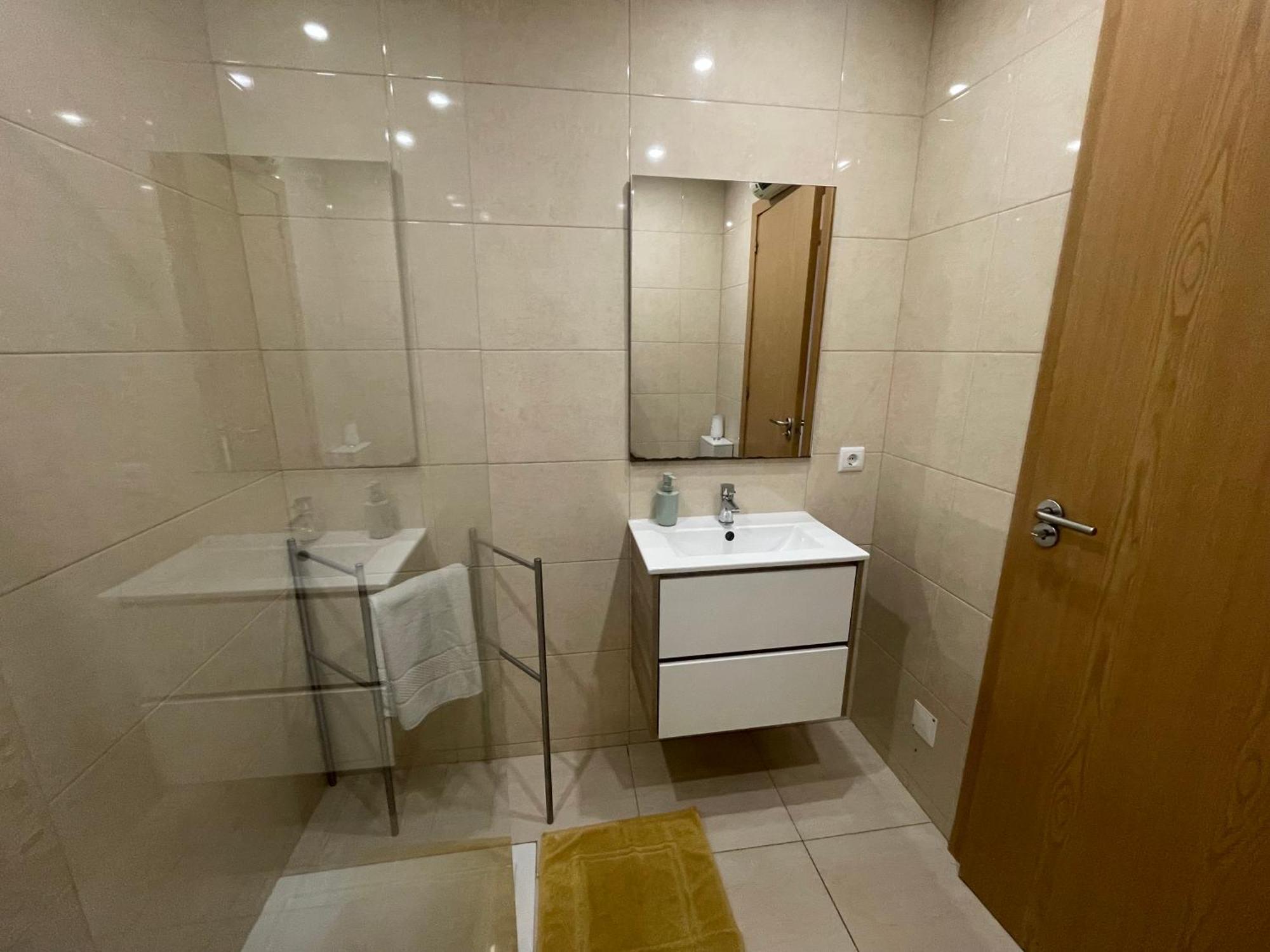 Pretty Flat With Terrace, Air Cond, Free Parking, By Porto With Love Lda 外观 照片